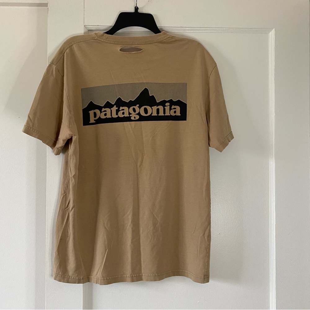 PATAGONIA Logo T-Shirt size medium